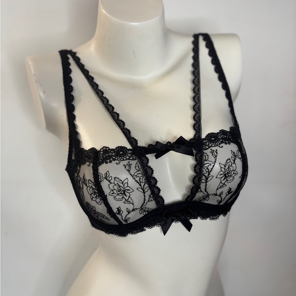 Agent Provocateur Rosa Bra Mannequin Measures 32C Excellent Pre Loved Condition